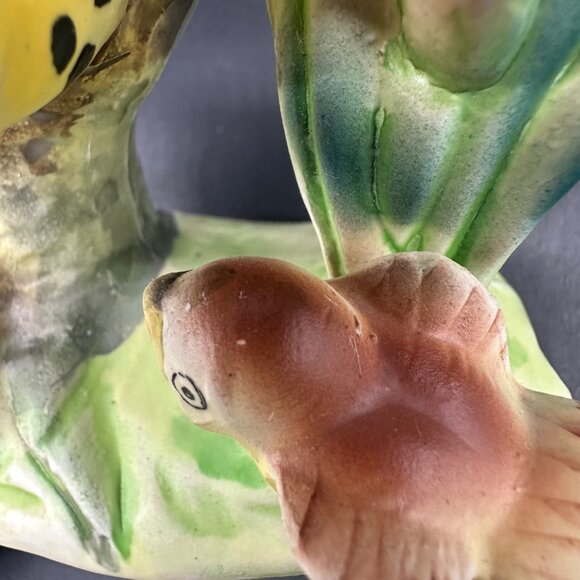 Vintage Flicker Bird Figurine Victoria Ceramics Japan Flowers Mid Century - Picture 9 of 10